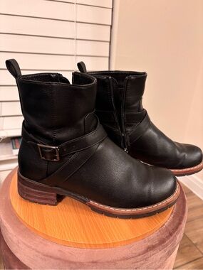 Black Leather Ankle Boots - Black